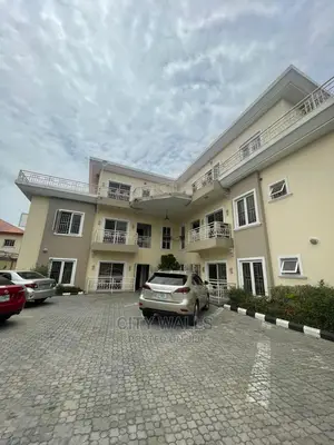 3bdrm Block of Flats in Lekki Phase 1 for rent