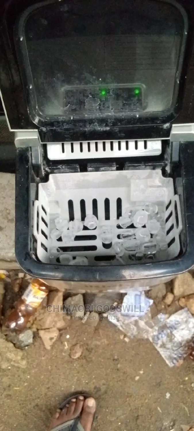 Ice Cube Machine and Ice Maker