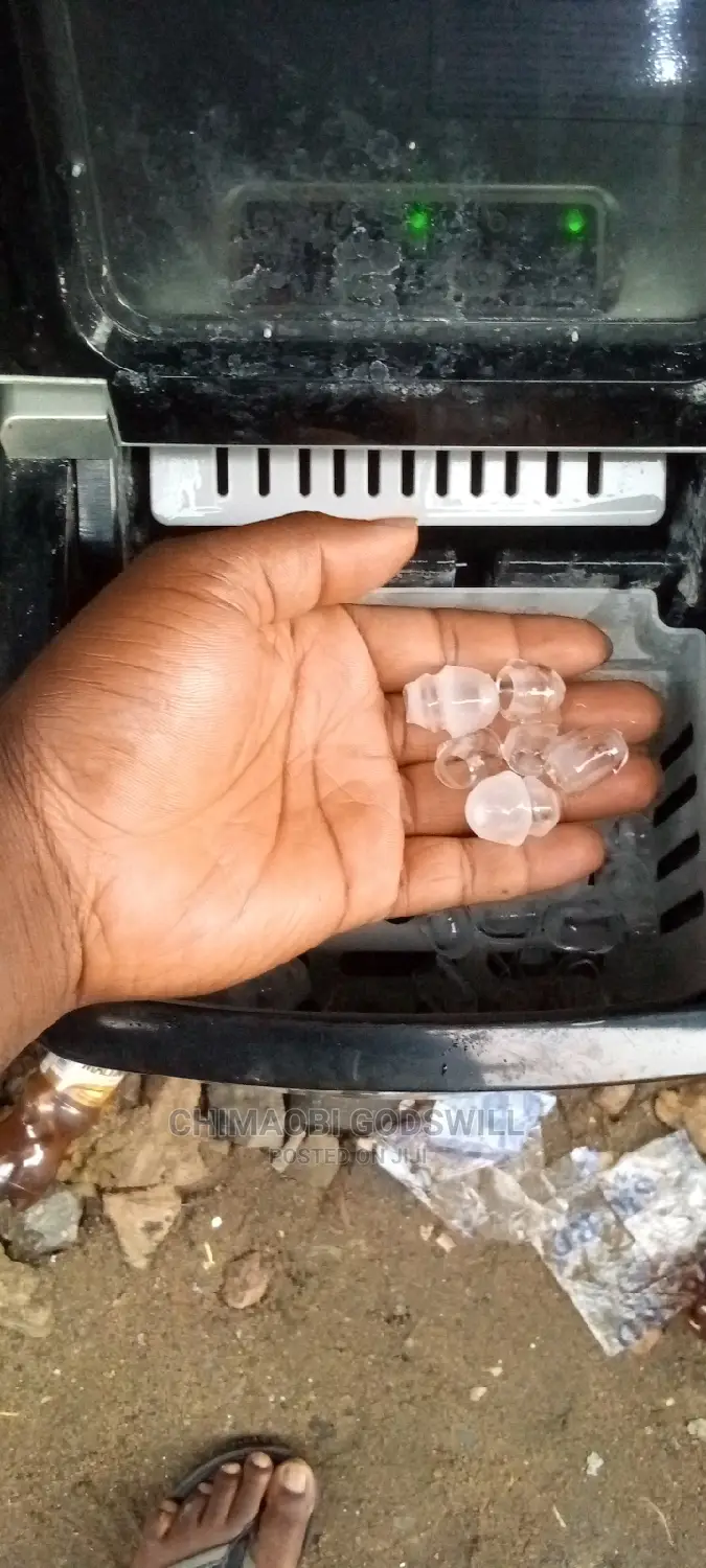Ice Cube Machine and Ice Maker