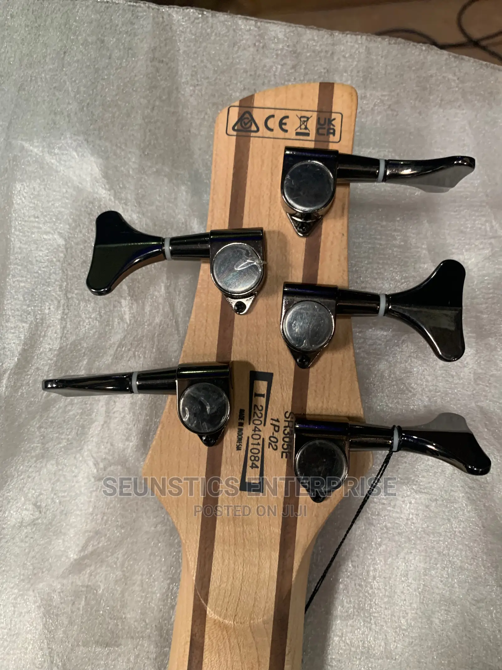 Professional Ibanez SR305EB Five String Active Bass Guitar
