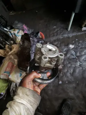 Power Steering Pump for Sequoia 2000 to 2005