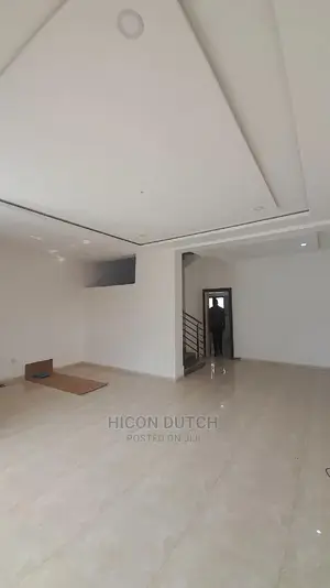 4bdrm Townhouse / Terrace in Life Camp Main for rent