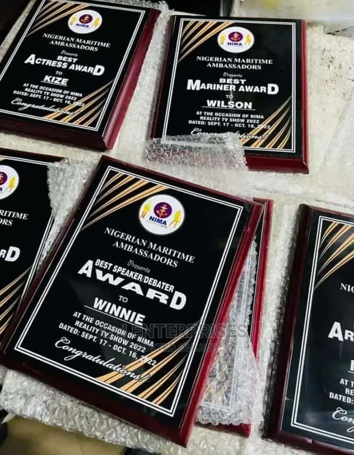 Wooden Award Plaque C2