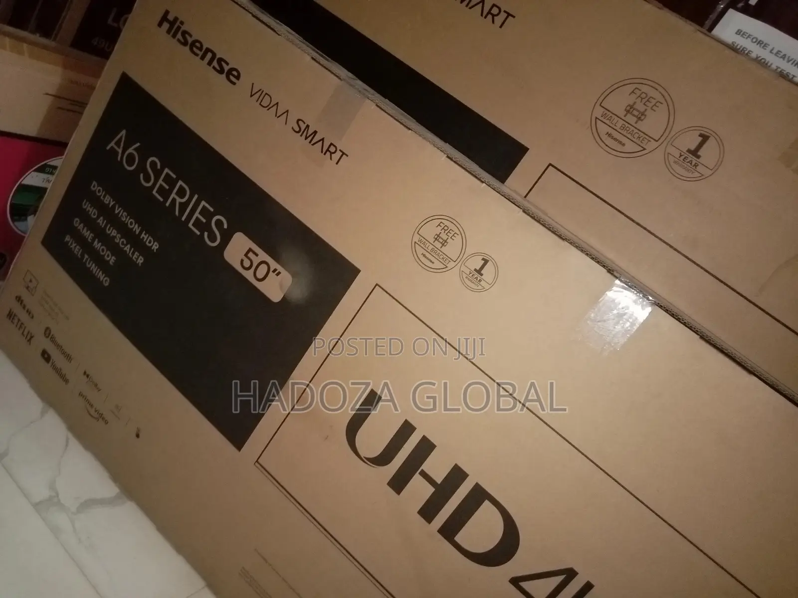 Hisense Divaa Smart Tv + Wall Bracket