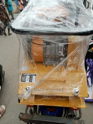 Plate Compactor (Fuji Robin)C--90