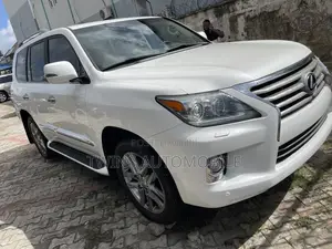 Lexus LX 570 AWD 2014 White