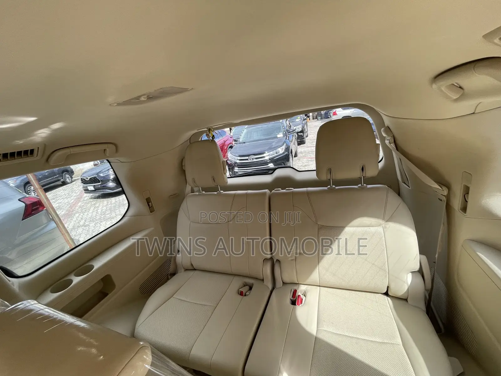 Lexus LX 570 AWD 2014 White