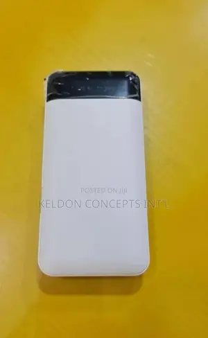 Plain 10,000mah Powerbank With 3 in 1 Inbuilt Cables:50pcs