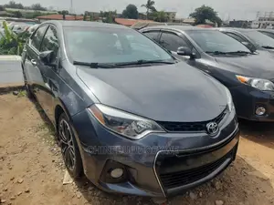 Toyota Corolla 2015 Gray