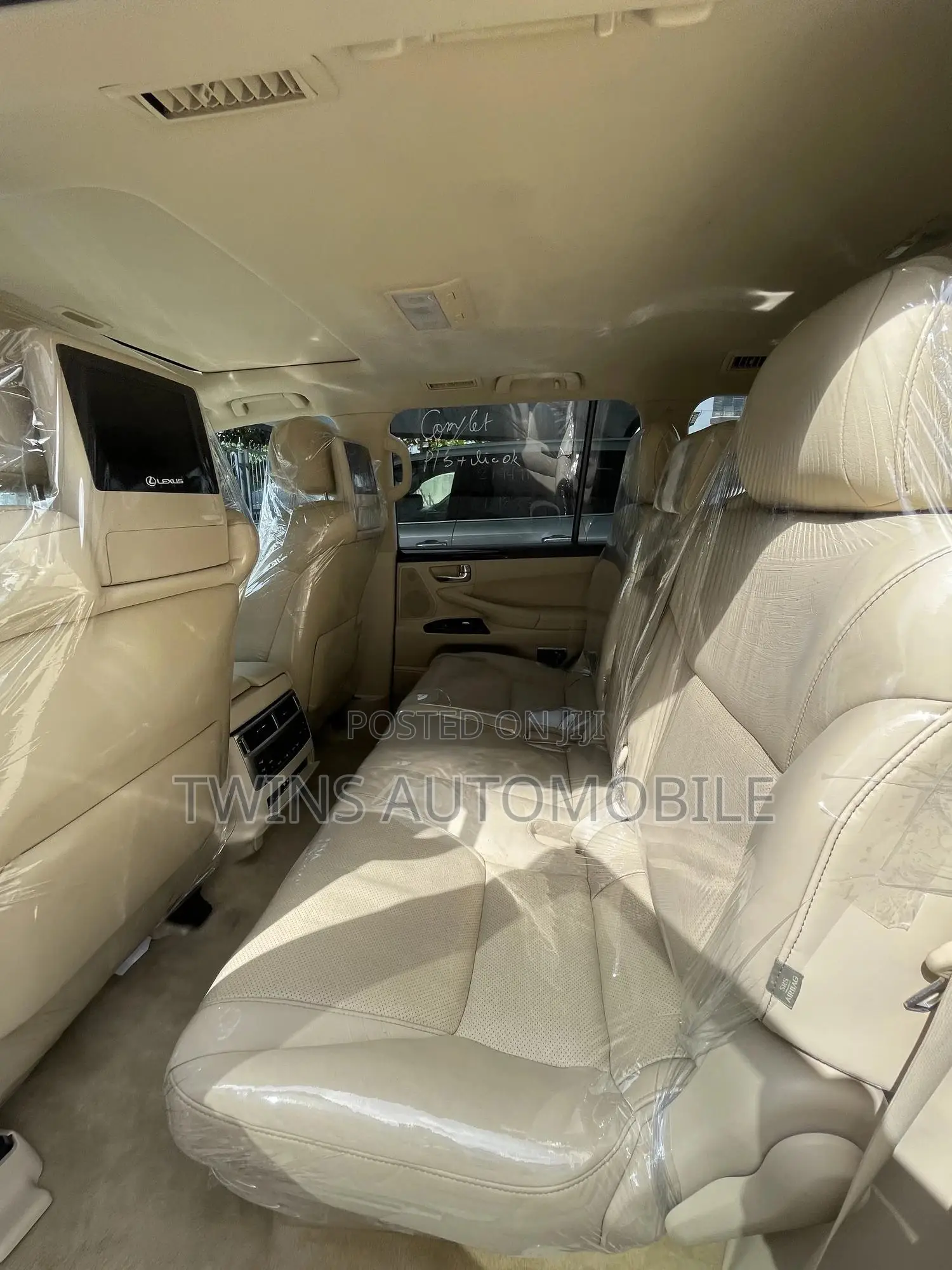 Lexus LX 570 AWD 2014 White