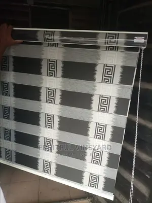 Photo - Window Blinds