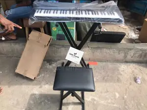 Yamaha PSR-E273 Keyboard With Stand/Adapter/Bench