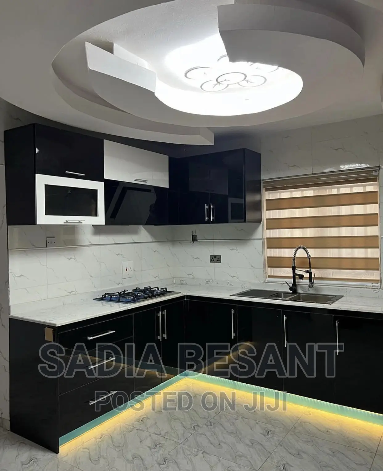 Contemporary Kitchen Design With Accessories