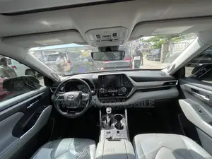 Toyota Highlander Limited 2021 Black