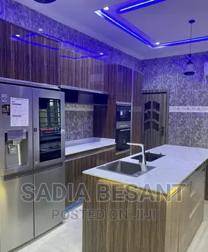 Luxury Kitchen Design With Accessories