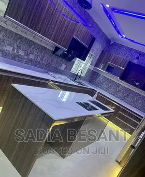 Luxury Kitchen Design With Accessories