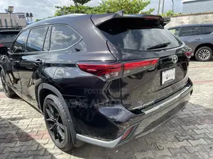 Toyota Highlander Limited 2021 Black
