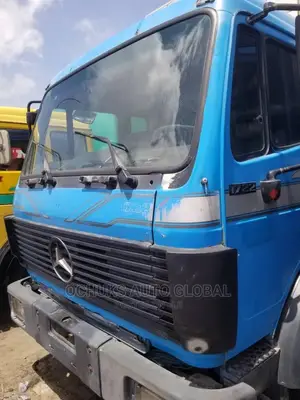 M/Benz Truck 10bolits 8tyers 1722 Model