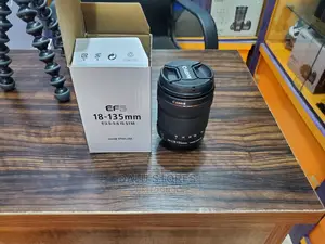 Canon Ef-S 18-135mm F/3.5-5.6 Is STM Lens