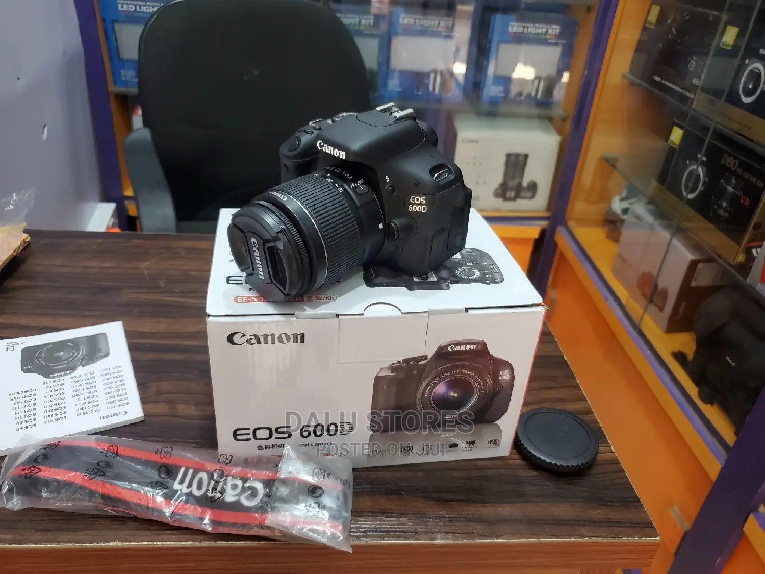 Canon Camera 600d + 18-55mm Lens