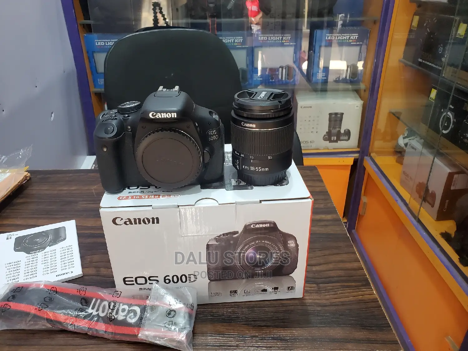 Canon Camera 600d + 18-55mm Lens