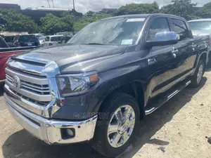 Toyota Tundra 2015 Gray