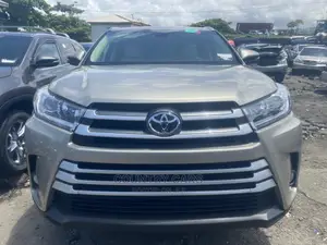 Toyota Highlander 2016 Gold