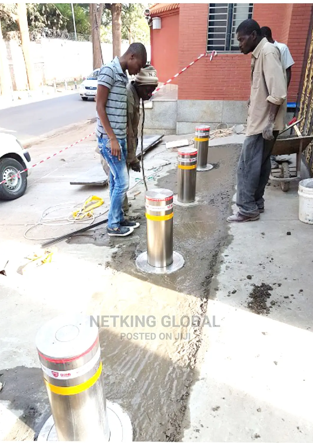 Automatic Hydraulic Raising Bollard