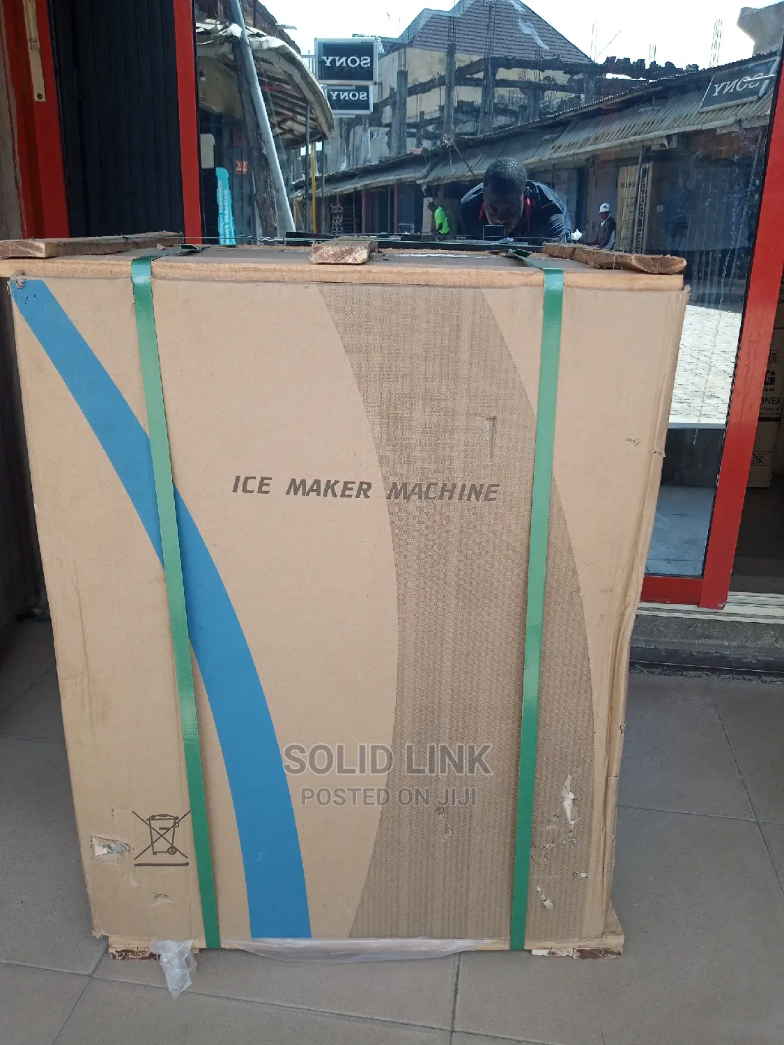 Hubert Ice Cube Make Machine 32cubes