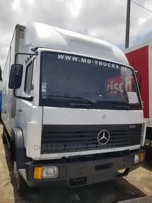 M/Benz Truck Container Body 814.