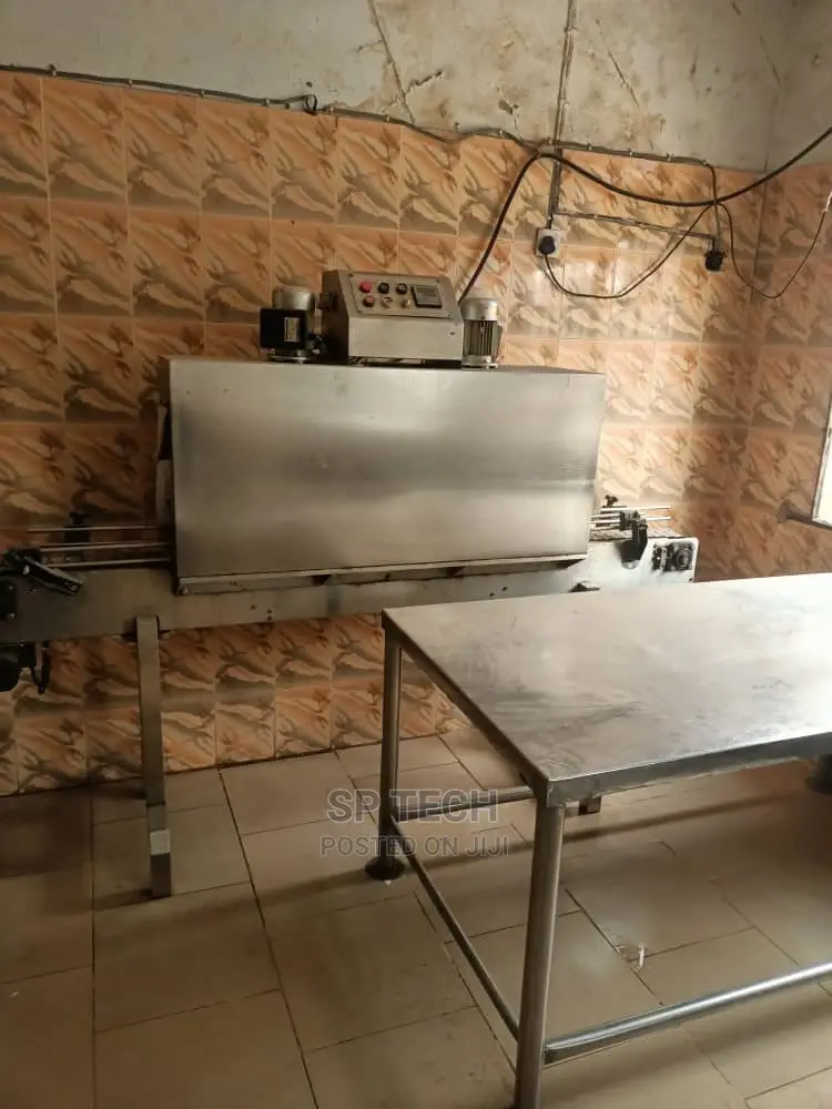 Shrink Wrapping Machine