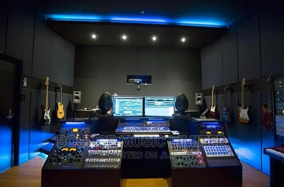 Full Details Studio Padding