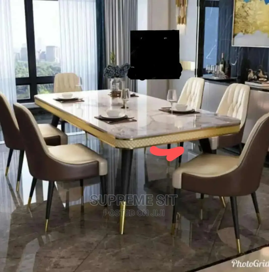 Luxury Foreign Dinning Set. Six Seaters and Table