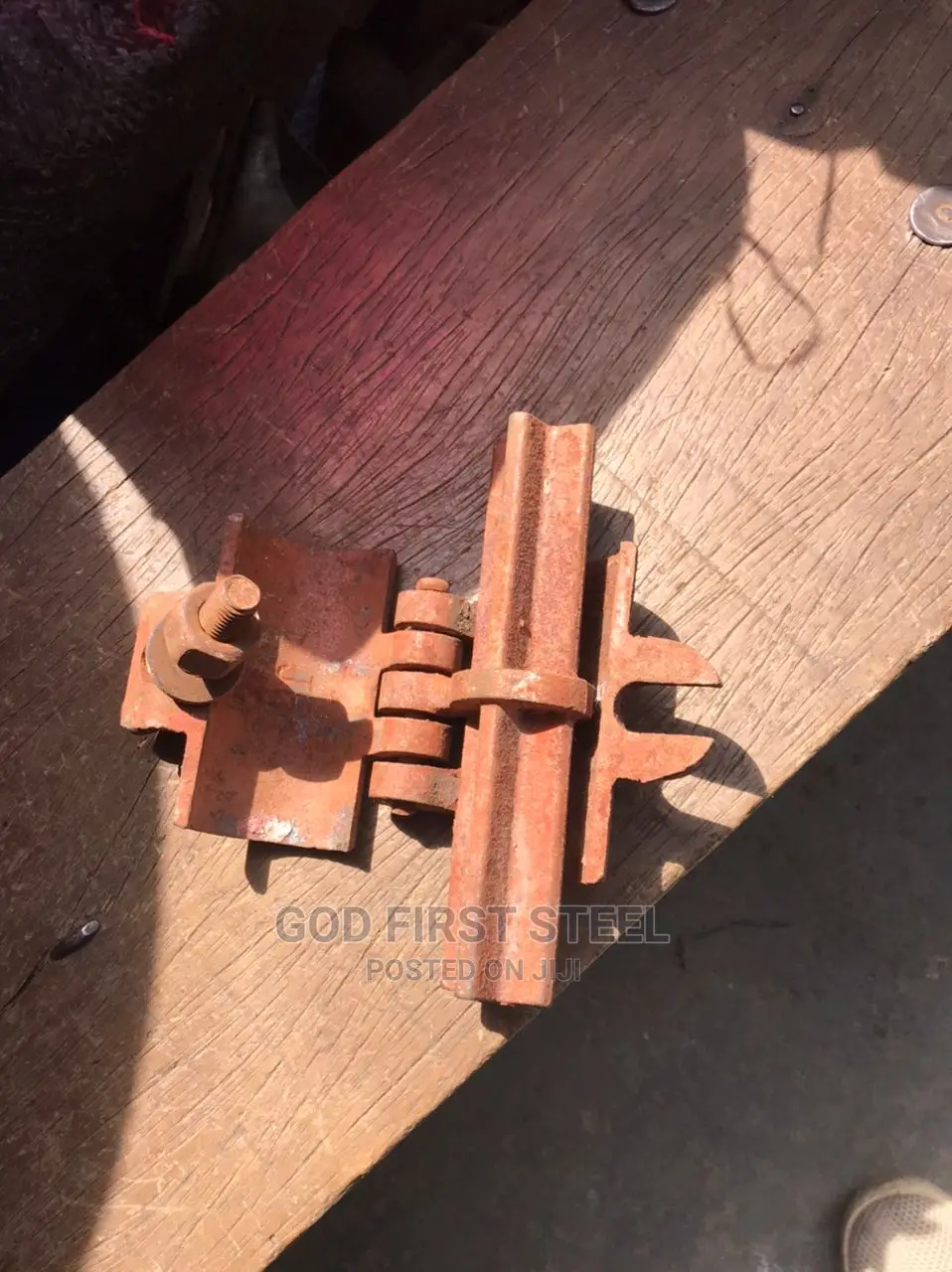 Scalfolding Clips for Seles