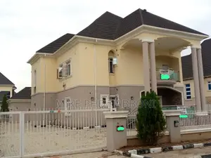 5bdrm Duplex in Lugbe Estate for Sale