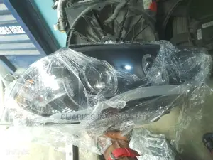 Head Light BMW 3 Series 2010 Very Clean