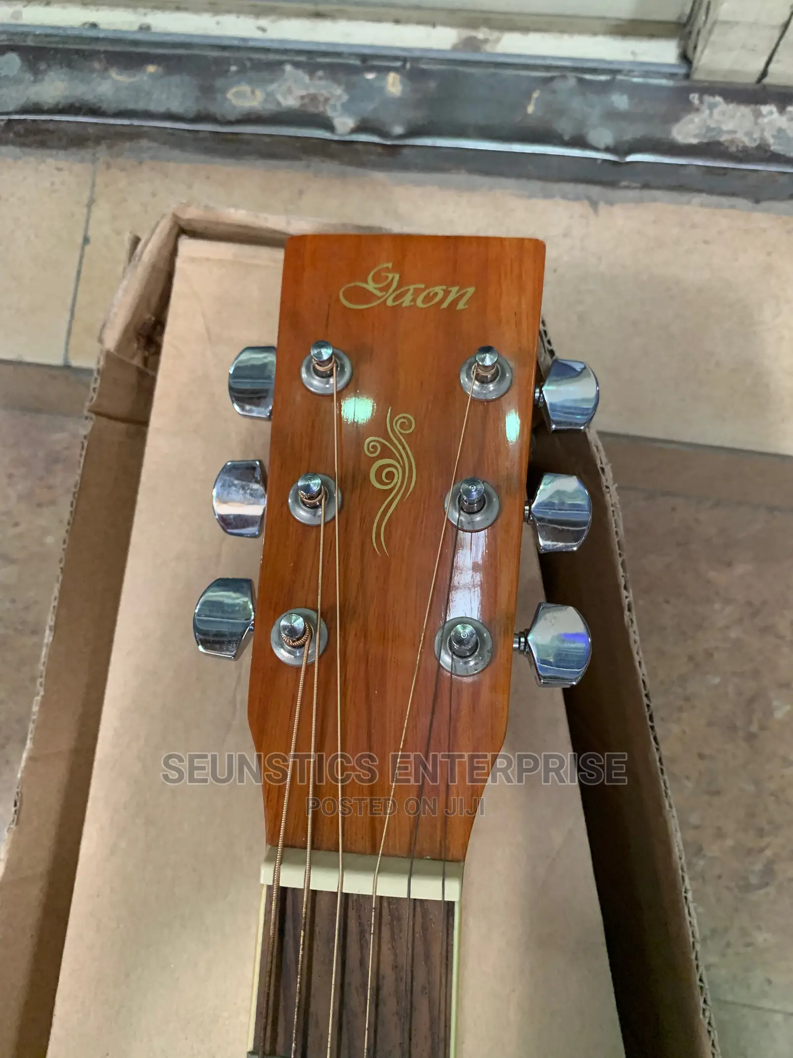 Quality Gaon Pure Acoustic Guitar