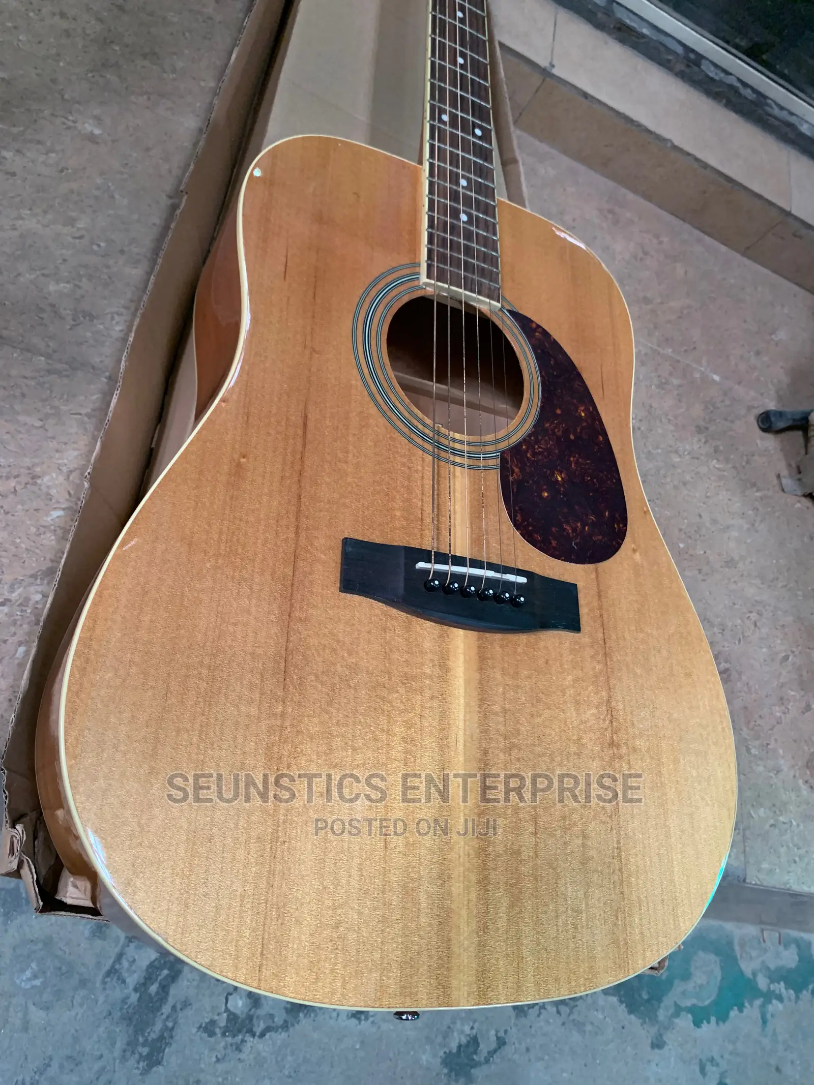 Quality Gaon Pure Acoustic Guitar