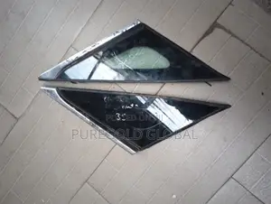 Sonata 2011 Vent Glass