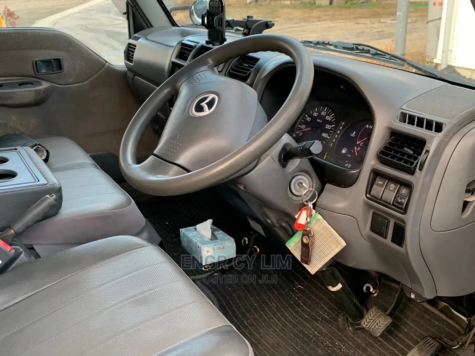 Nissan Caravan (Urvan) 2008 White