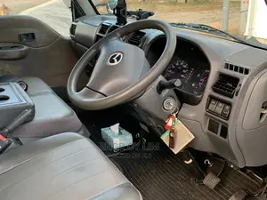 Nissan Caravan (Urvan) 2008 White