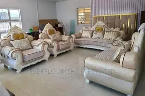 Photo - Royal Sofa Chair With Centre Table and 2 Side Stools