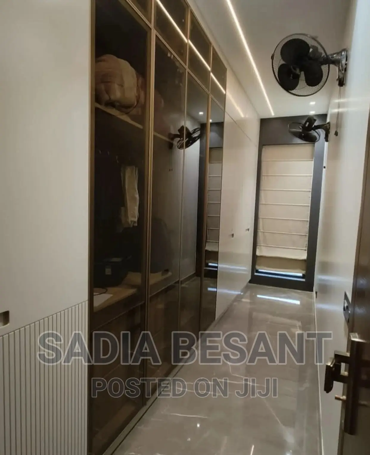 Luxury Walk in Closet