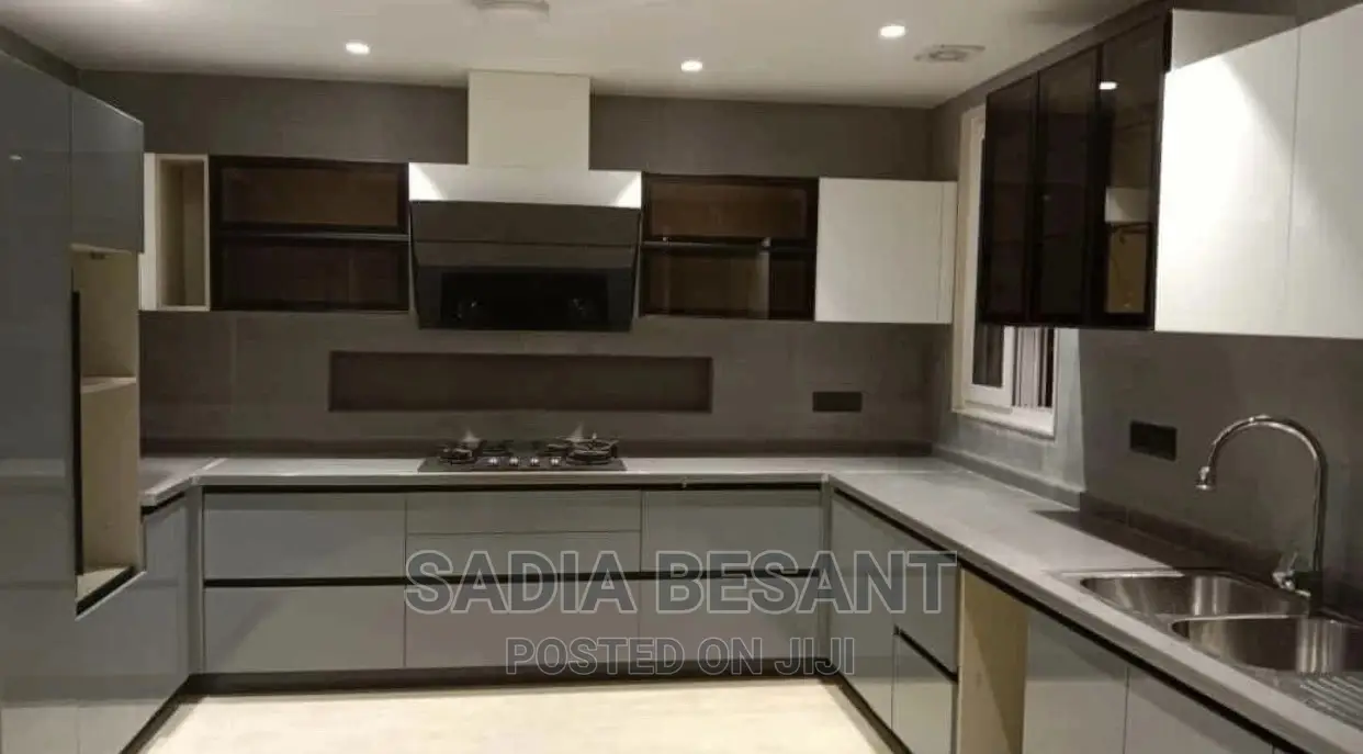 Kitchen Cabinet With Accessories