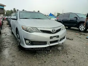 Toyota Camry 2014 Silver