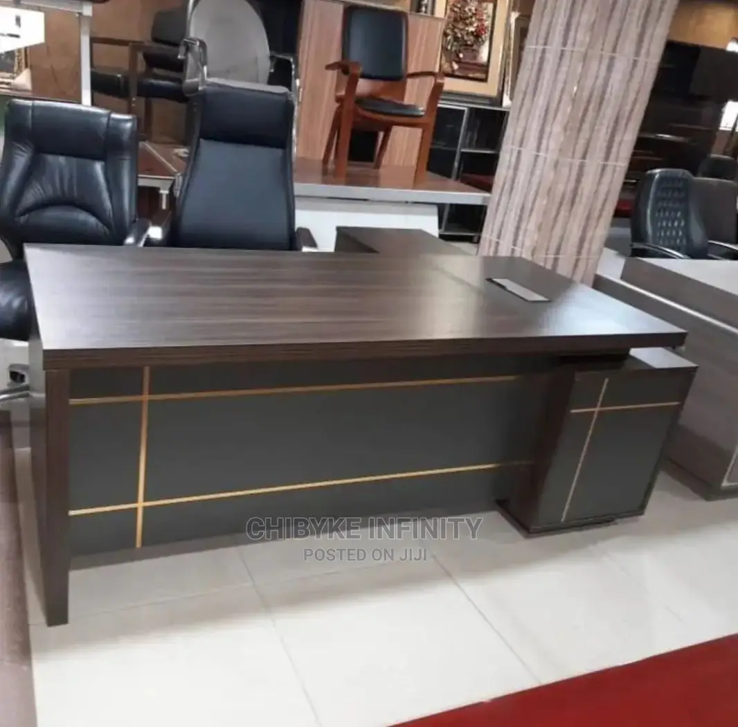 Classic Executive Office Table With Extention Stylishly