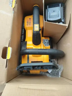 Lithium Ion Chain Saw