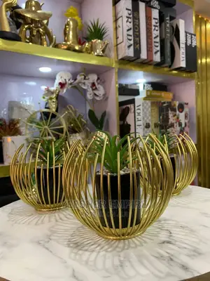 Round Caged Flower