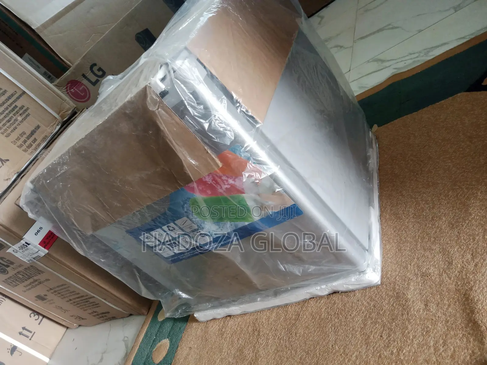 Ice Maker 45 Liters Table Top/Bedside Mini LG Fridge