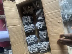 Medium Chainsaw Machine Engine Block and Piston and Rings